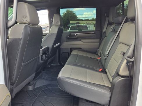 Used 2025 Chevrolet Silverado 2500 ZR2 AWD/4WD image 12