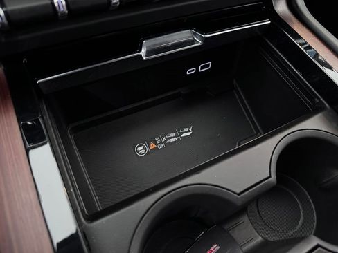 Certified 2025 GMC Yukon XL Denali image 22