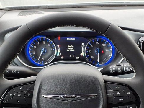 New 2026 Chrysler Pacifica Limited w/ S Appearance Package image 12