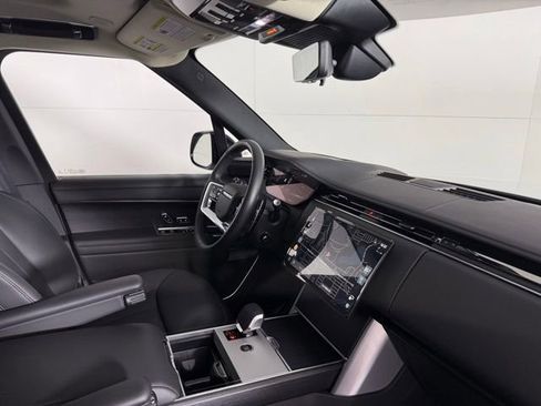 New 2026 Land Rover Range Rover SE image 32