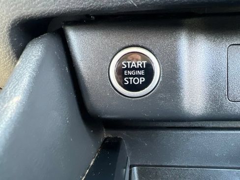 Used 2023 Nissan Rogue SV FWD image 18