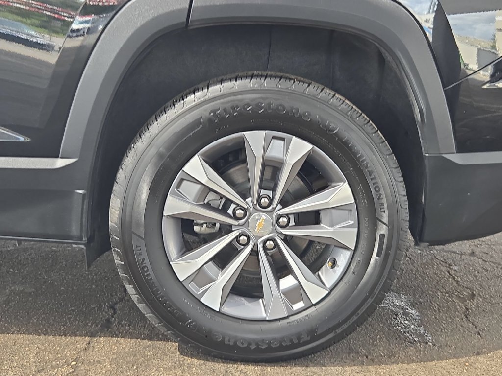 Used 2026 Chevrolet Equinox LT FWD image 27