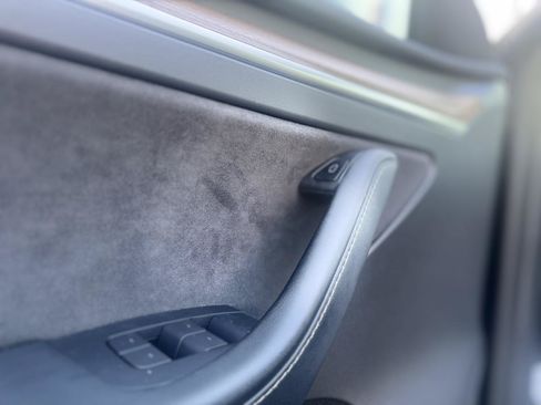 Used 2022 Tesla Model Y Performance AWD/4WD image 43