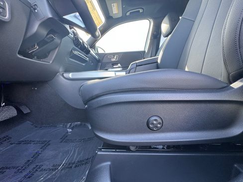 New 2026 Mercedes-Benz GLB 250 4MATIC image 14