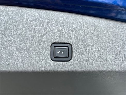 Certified 2023 Cadillac XT6 Premium Luxury image 15