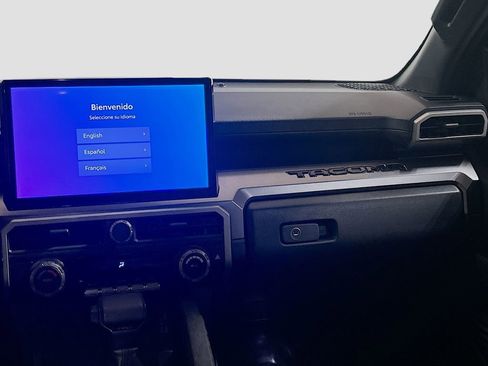 Used 2025 Toyota Tacoma TRD Sport image 19