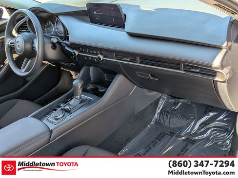 Used 2024 MAZDA MAZDA3 s FWD image 34
