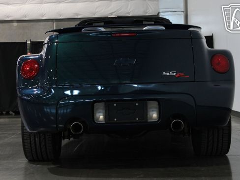 Used 2005 Chevrolet SSR w/ Preferred Equipment Group image 37