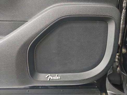 Used 2019 Nissan Titan SL w/ Midnight Edition image 26