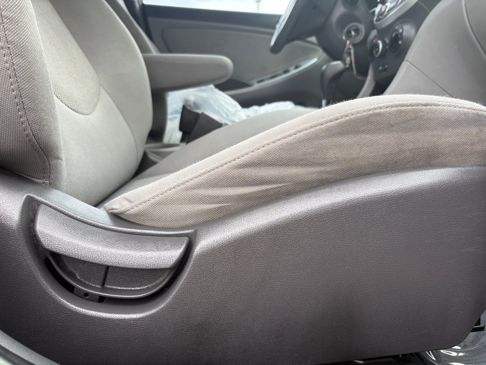 Used 2012 Hyundai Accent GS FWD image 16