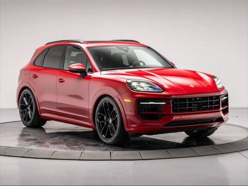 Used 2025 Porsche Cayenne GTS AWD/4WD image 7