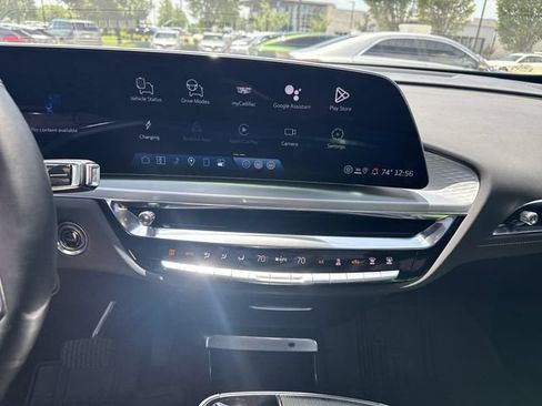 Used 2025 Cadillac Lyriq Sport AWD/4WD image 14