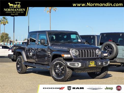 New 2025 Jeep Gladiator Sport image 1
