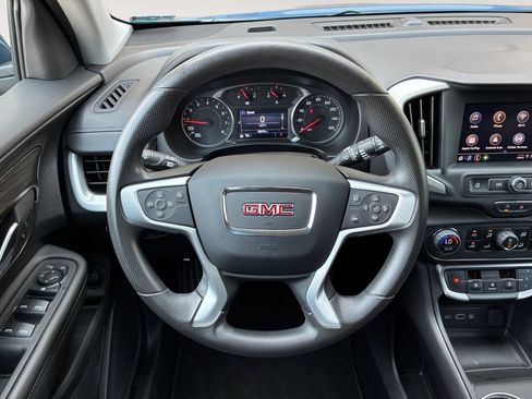 Used 2024 GMC Terrain SLE w/ Driver Convenience Package FWD image 12