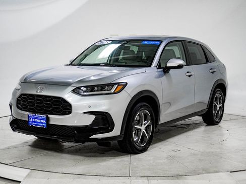 Used 2023 Honda HR-V EX-L image 3