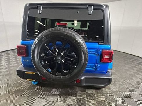 Used 2023 Jeep Wrangler Unlimited Sahara w/ Cold Weather Group AWD/4WD image 3