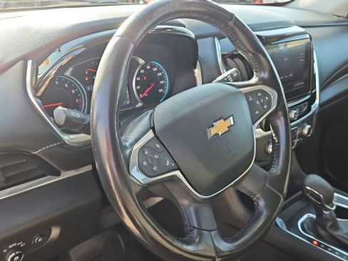 Used 2021 Chevrolet Traverse LT FWD image 11