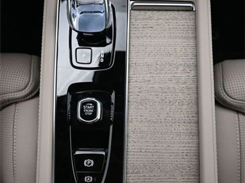 New 2026 Volvo XC90 B6 Ultra image 10