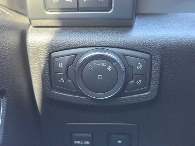 Used 2018 Ford F150 XLT w/ Equipment Group 302A Luxury AWD/4WD image 25