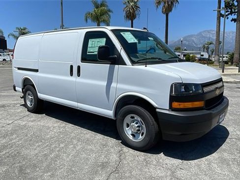New 2025 Chevrolet Express 2500 w/ Driver Convenience Package image 27