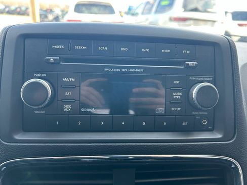 Used 2016 Dodge Grand Caravan FWD image 21