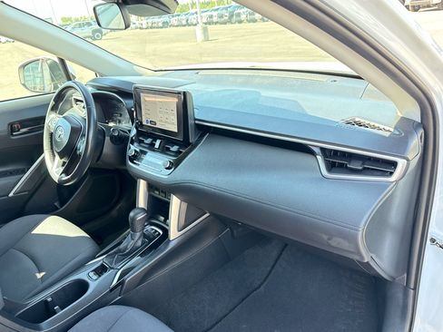 Used 2024 Toyota Corolla Cross LE AWD/4WD image 18