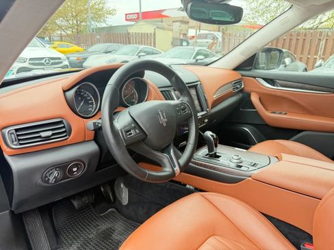 Used 2017 Maserati Levante w/ Luxury Package image 12