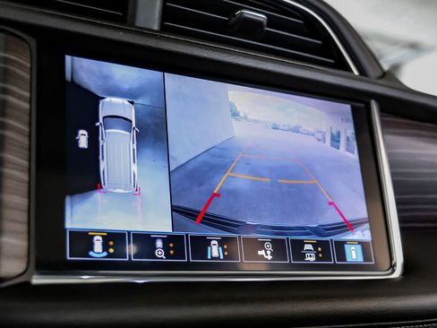 Used 2021 GMC Yukon Denali w/ Denali Premium Package image 19