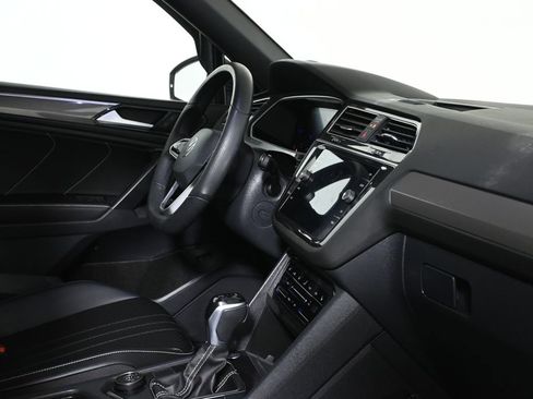 Used 2024 Volkswagen Tiguan SE R-Line AWD/4WD image 8