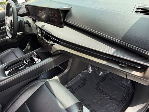 Certified 2025 Nissan Murano SV FWD image 20