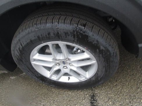 New 2025 Ford Explorer Active image 8