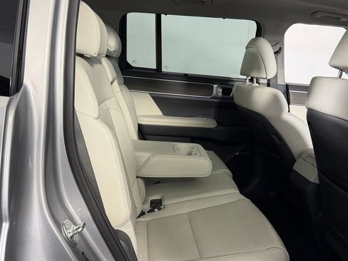 Used 2025 Hyundai Santa Fe Limited FWD image 33