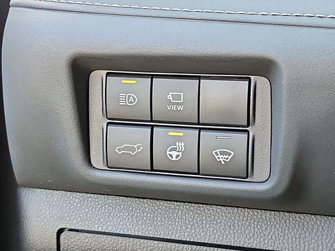 Used 2021 Toyota Highlander Limited image 27