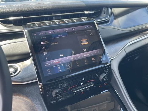 Used 2023 Jeep Grand Cherokee 4WD 4xe image 16