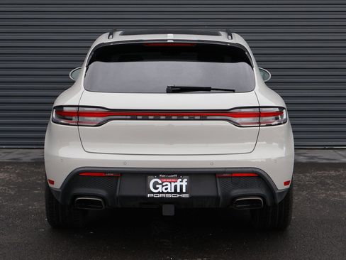 Certified 2026 Porsche Macan AWD/4WD image 11
