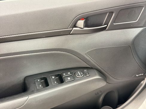 Used 2020 Hyundai Elantra Sport w/ Premium Package 02 FWD image 21