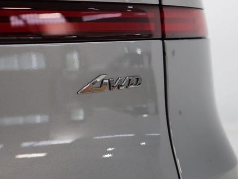 Used 2026 Genesis GV70 2.5T Advanced AWD/4WD image 13
