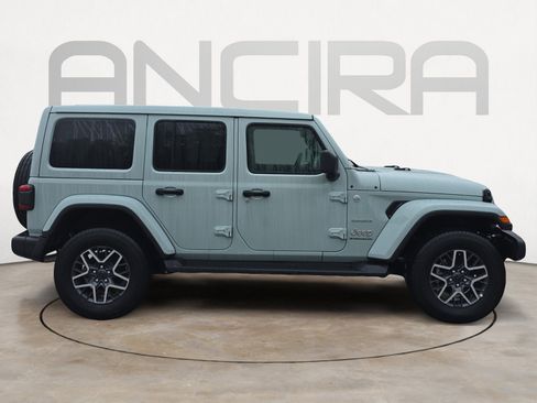 Used 2024 Jeep Wrangler Sahara w/ Technology Group image 11