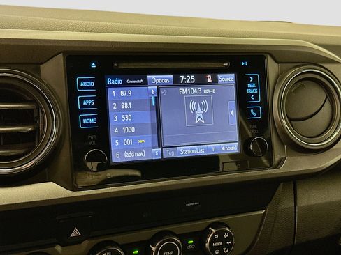 Used 2019 Toyota Tacoma TRD Sport image 21