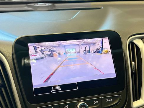 Used 2023 Chevrolet Malibu LT FWD image 14