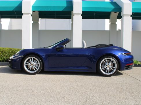 Certified 2021 Porsche 911 Carrera image 2