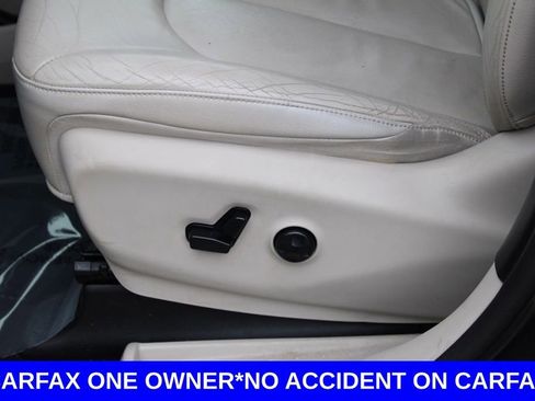 Used 2017 Chrysler Pacifica Touring-L image 17