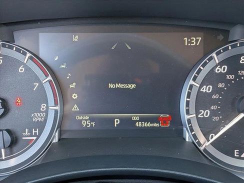 Used 2024 Toyota Highlander XLE image 11