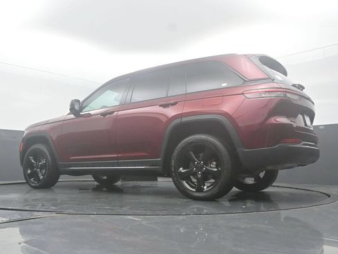 Used 2024 Jeep Grand Cherokee Altitude AWD/4WD image 51