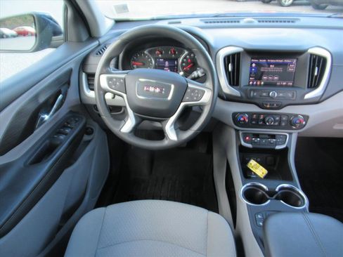 Used 2023 GMC Terrain SLE w/ Driver Convenience Package image 13