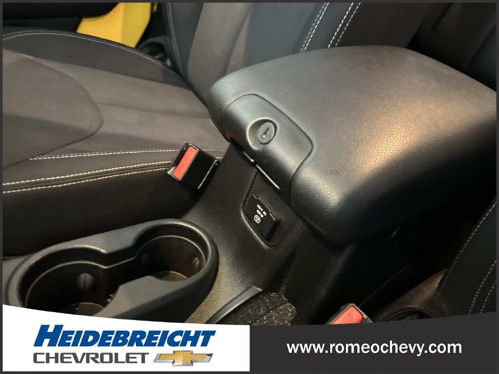 Used 2015 Jeep Wrangler Sahara w/ Connectivity Group AWD/4WD image 27