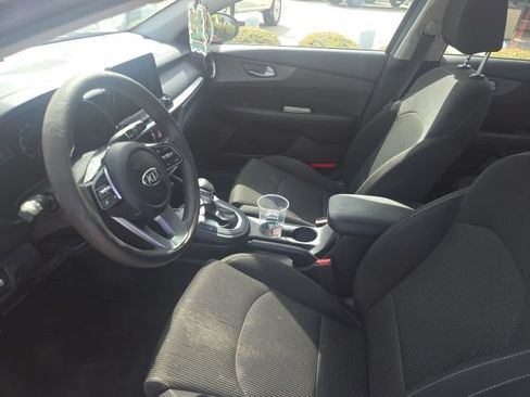 Used 2020 Kia Forte LXS FWD image 7