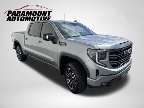 Used 2024 GMC Sierra 1500 AT4 w/ Technology Package AWD/4WD image 3