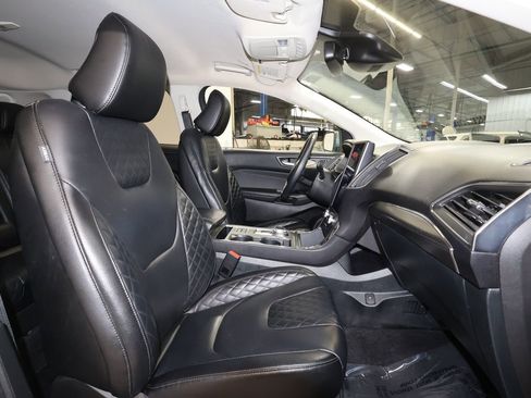 Used 2024 Ford Edge Titanium image 26