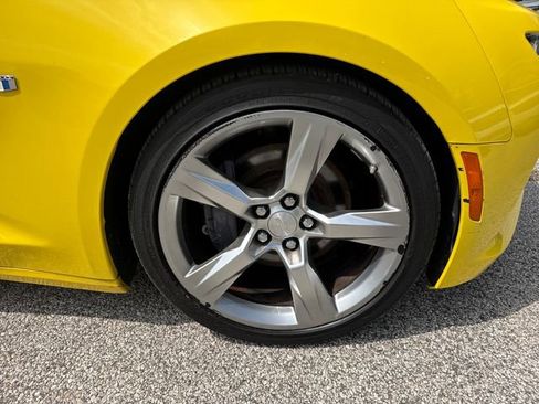 Used 2017 Chevrolet Camaro SS RWD image 9